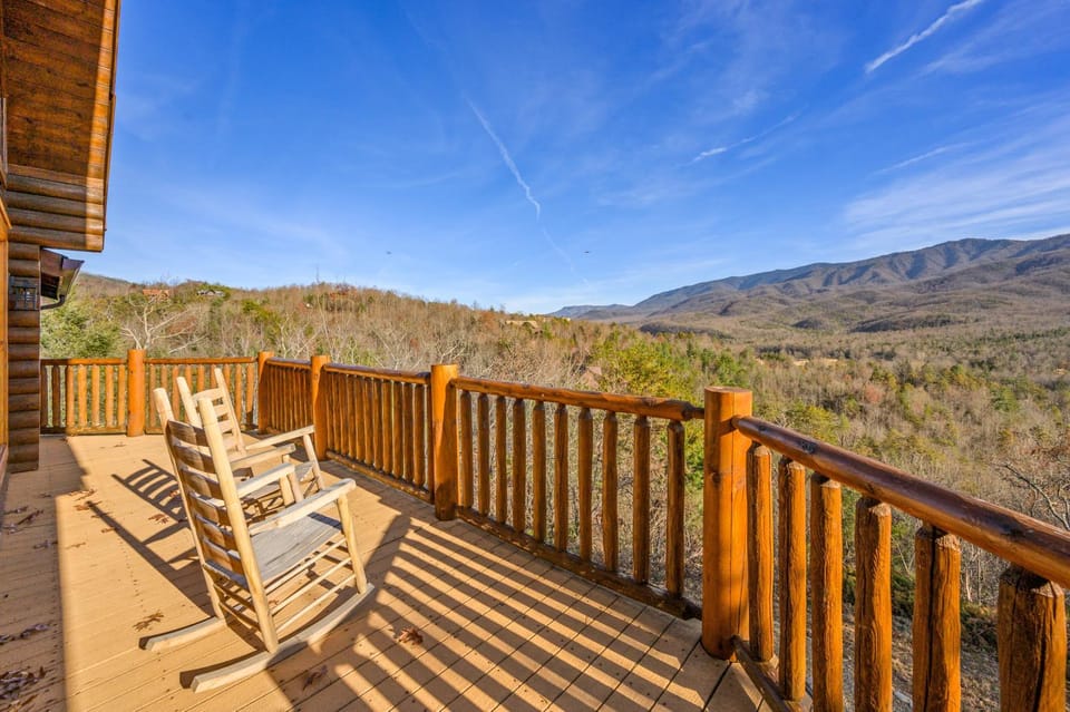 Royal Vista House in Pittman Center