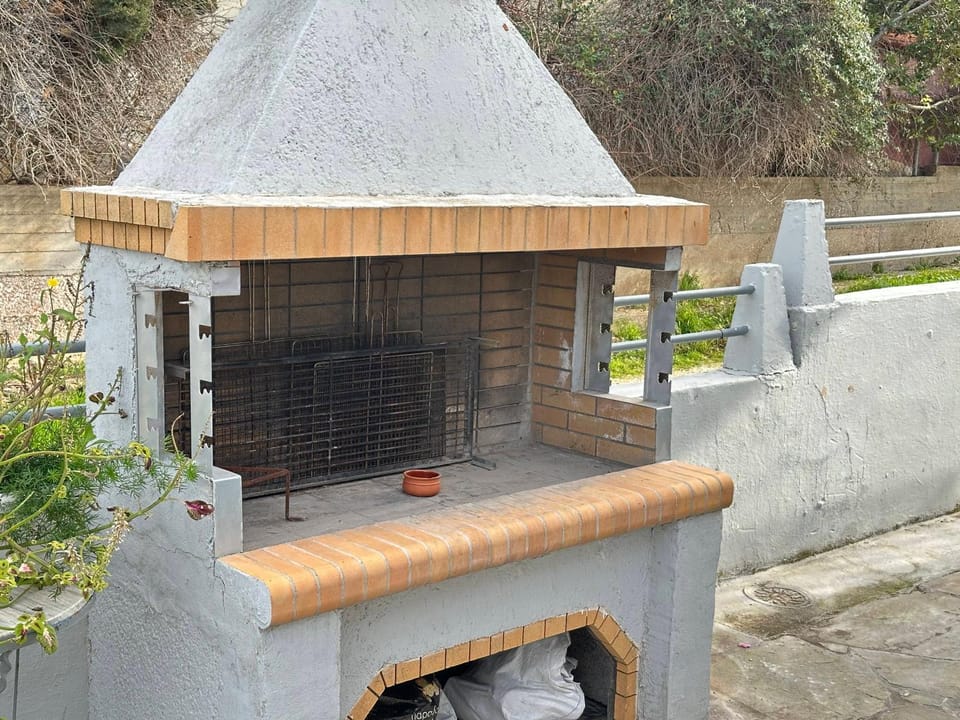 Peaceful Cottage Porto Rafti House in East Attica Regional Unit, Greece