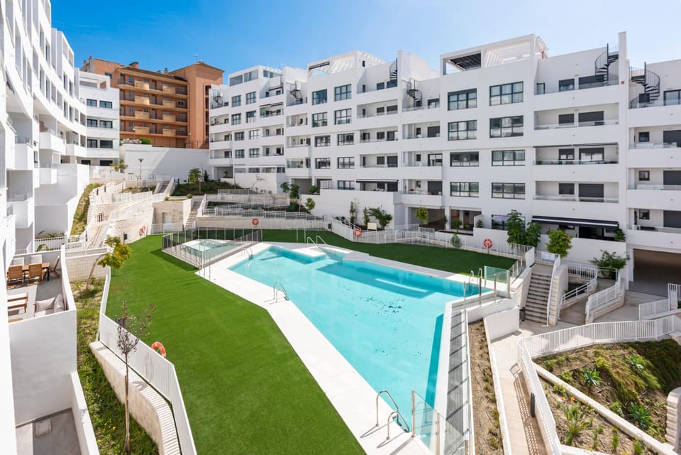 Casa Rosa - Prime Location with Pool and Parking Apartment in Estepona