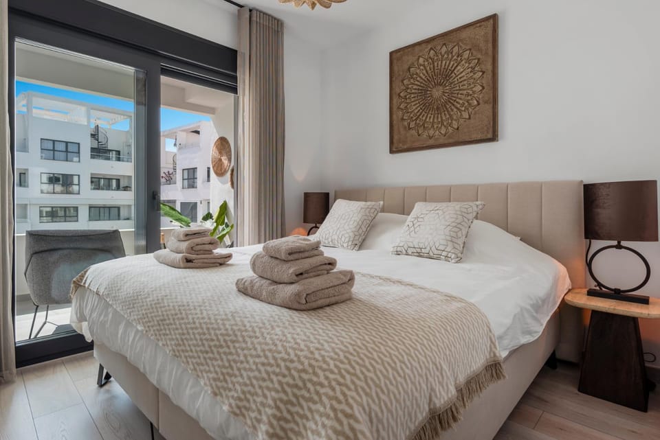 Casa Rosa - Prime Location with Pool and Parking Apartment in Estepona