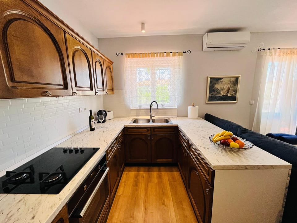 Apartments Danica Sunshine Apartment in Makarska