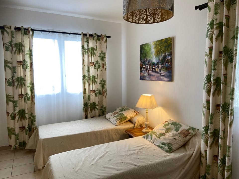 Villa Les Jacarandas Villa in Saint-Leu