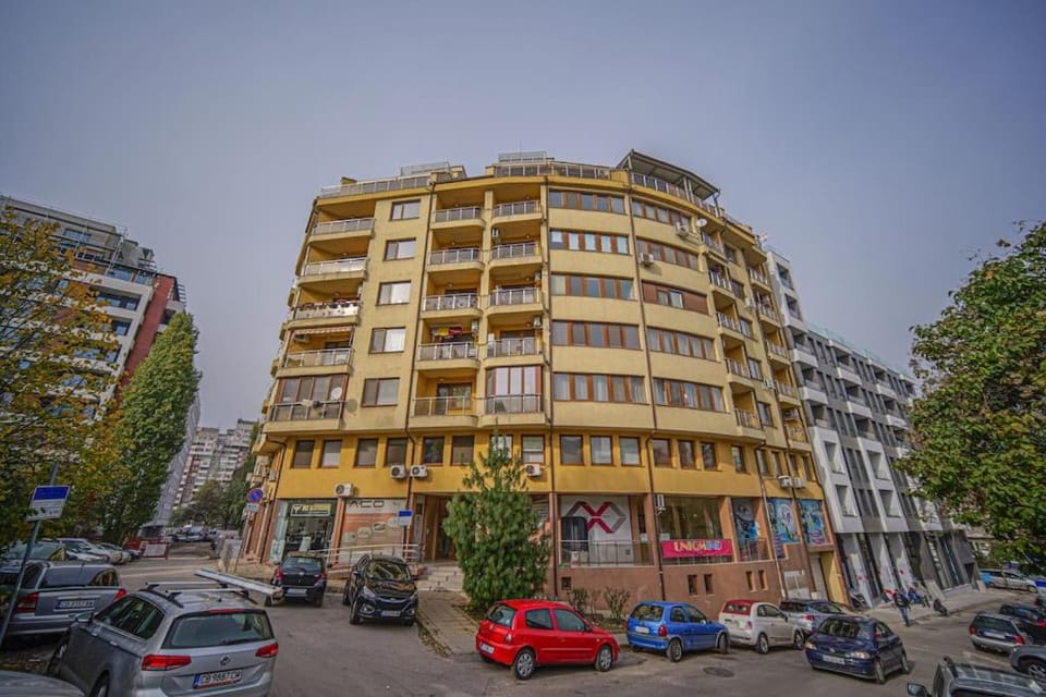 19 Cozy Central Apartment with Balcony Apartment in Sofia