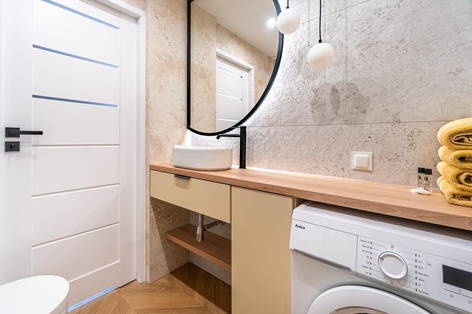 Shower, Bathroom, towels, washing machine, dryer