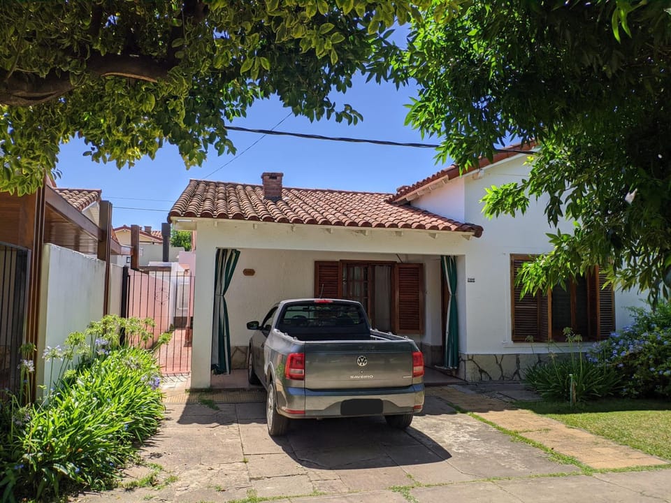 Property building, Off site, Neighbourhood, Street view, Parking