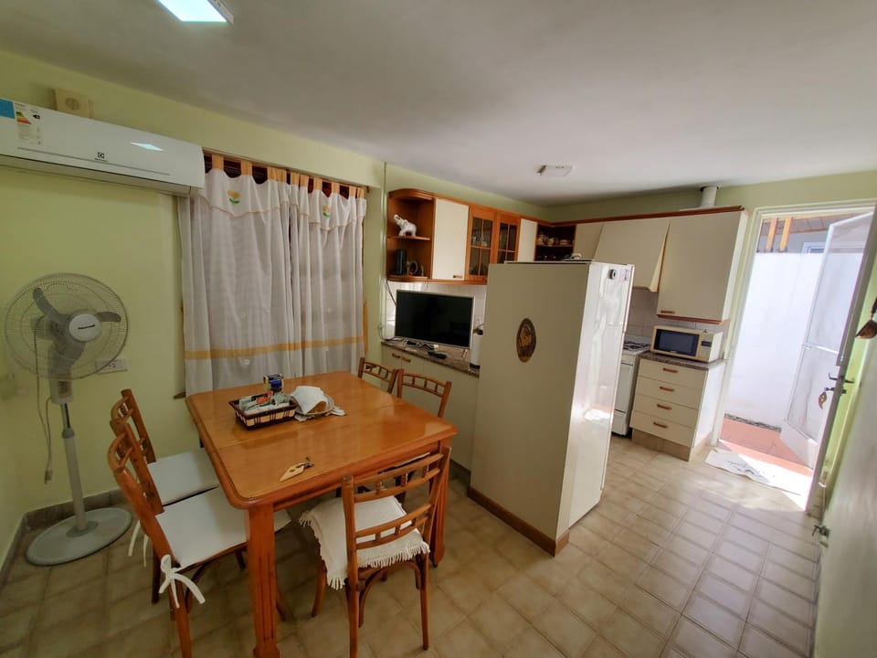 TV and multimedia, Kitchen or kitchenette, Dining area