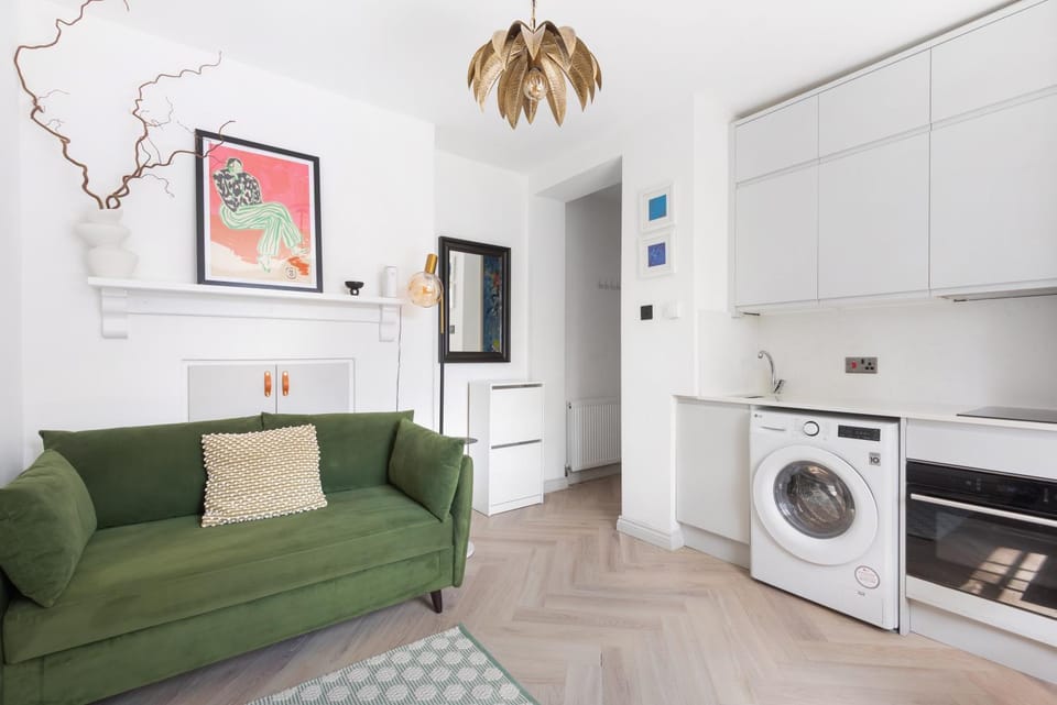 Kitchen or kitchenette, Living room