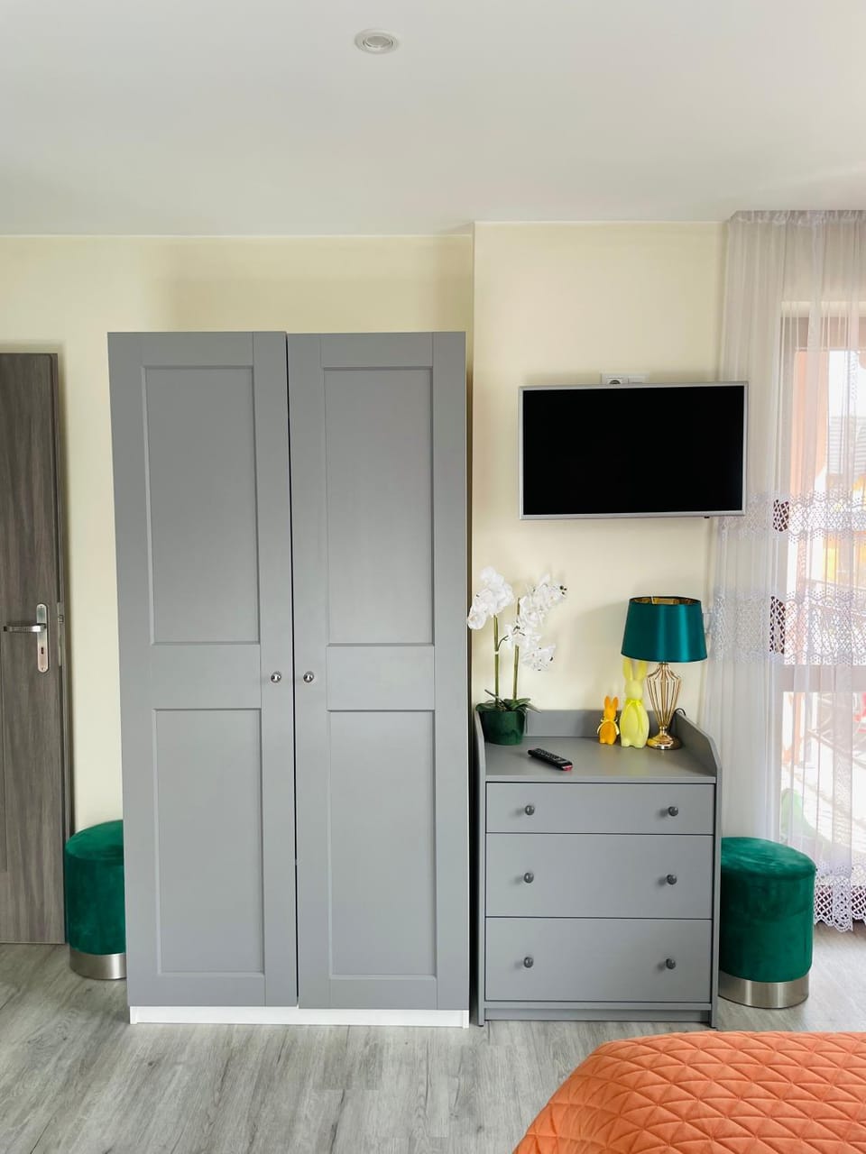 wardrobe