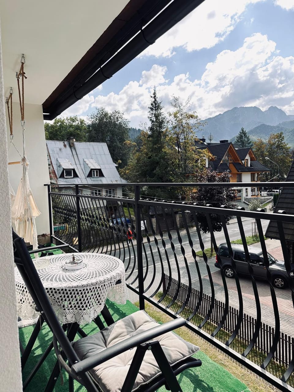 Balcony/Terrace, Mountain view