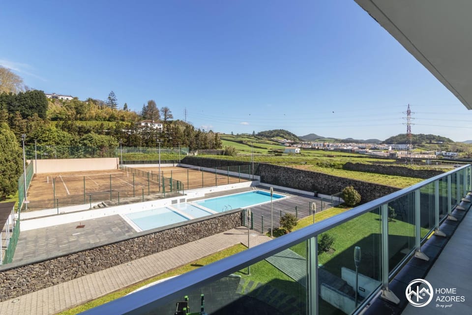 View (from property/room), Balcony/Terrace, Mountain view