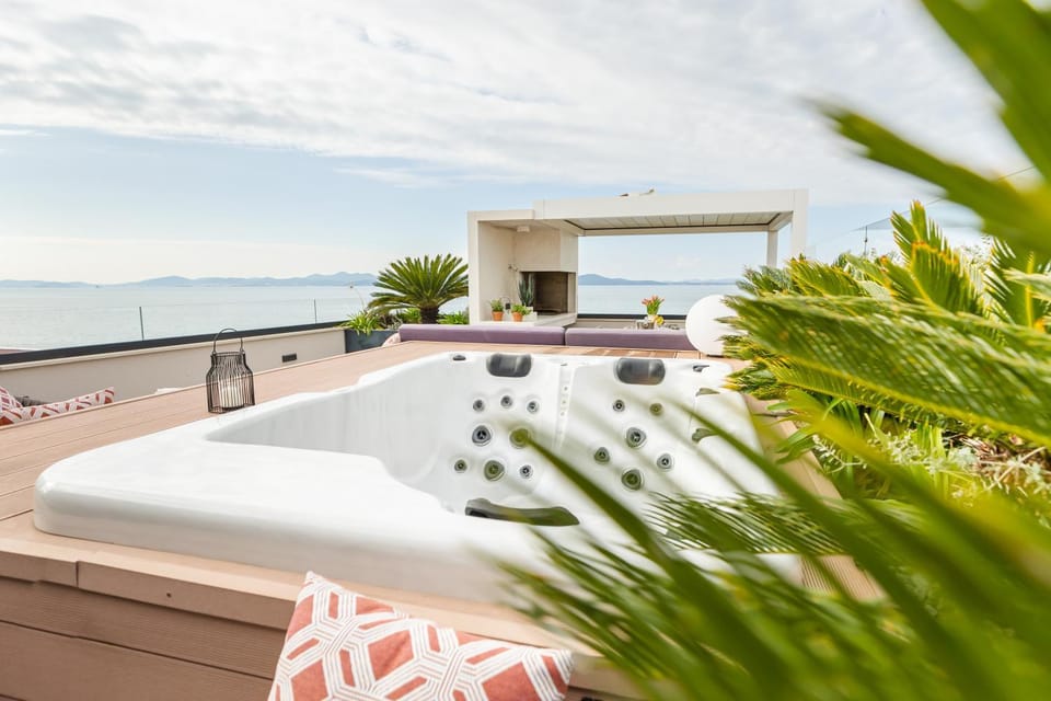 Hot Tub, Balcony/Terrace, Sea view