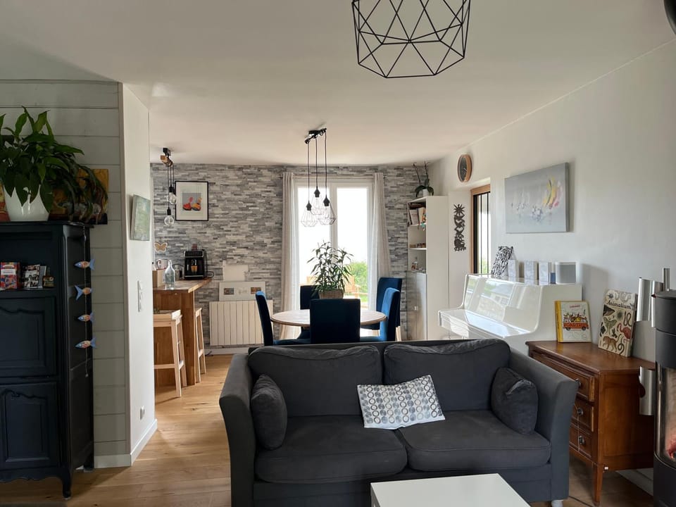 Living room, Dining area