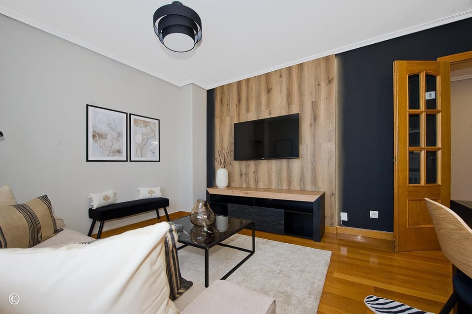 Communal lounge/ TV room, TV and multimedia, Living room