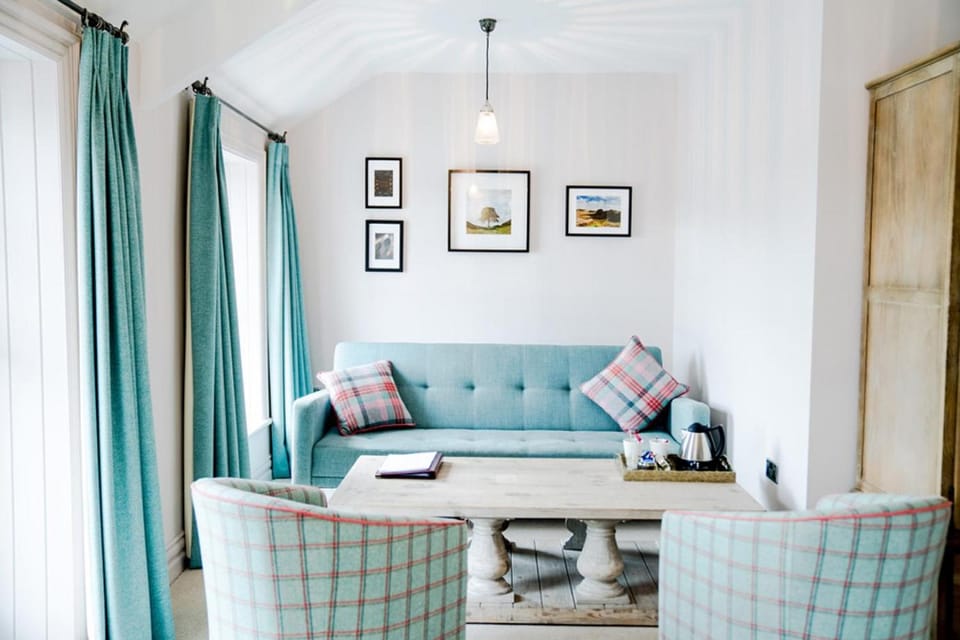 Bed, Coffee/tea facilities, Seating area, Bedroom