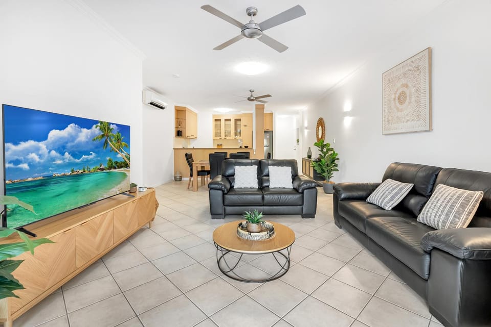 TV and multimedia, Living room, Seating area, Dining area, locker, air conditioner