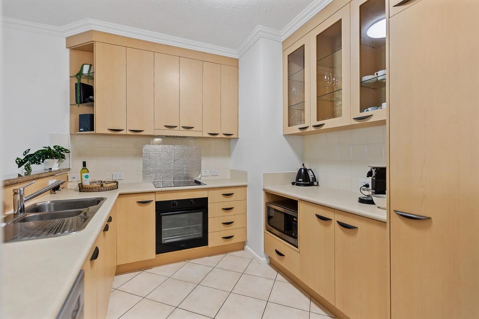 Coffee/tea facilities, Kitchen or kitchenette, internet, microwave, oven, stove, kitchen, air conditioner