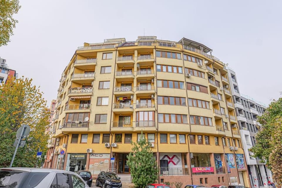 35 Cozy Central 1 Bedroom Apartment with Balcony Apartment in Sofia