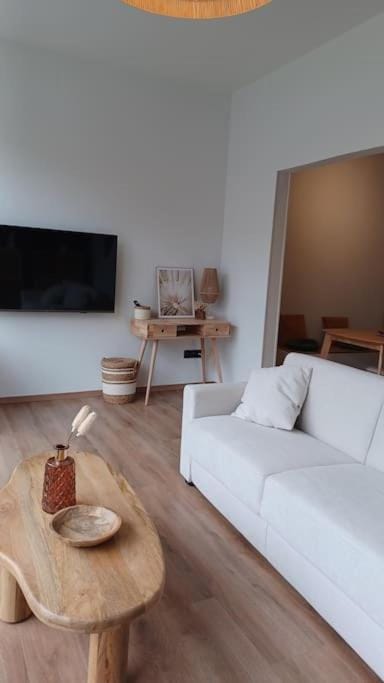 TV and multimedia, Seating area