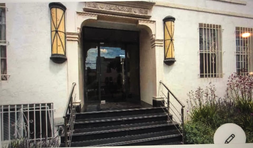 Luxury 2 Bedroom Suite Apartment in Koreatown Apartment in San Fernando Valley