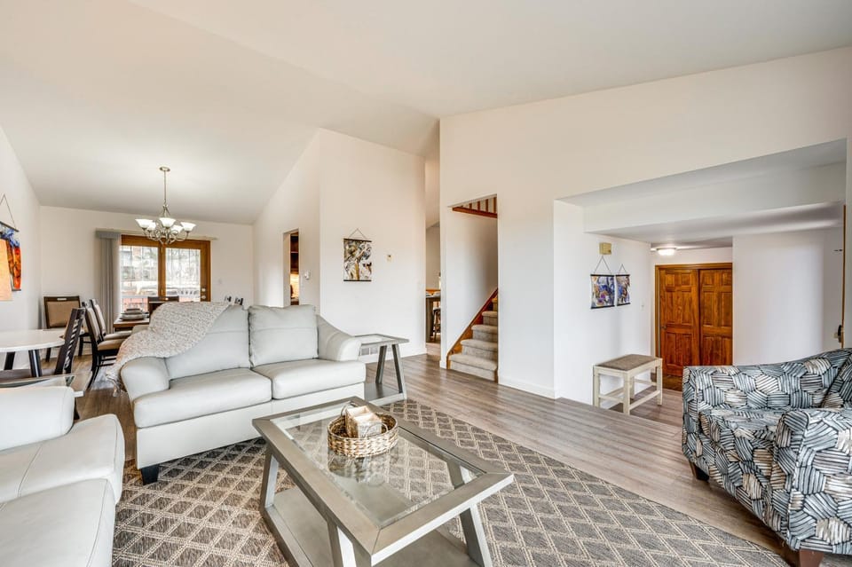 10 Mi to Denver: Pet-Friendly Arvada Home w/ Yard! House in Westminster