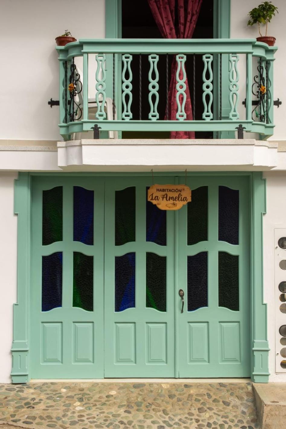 Facade/entrance
