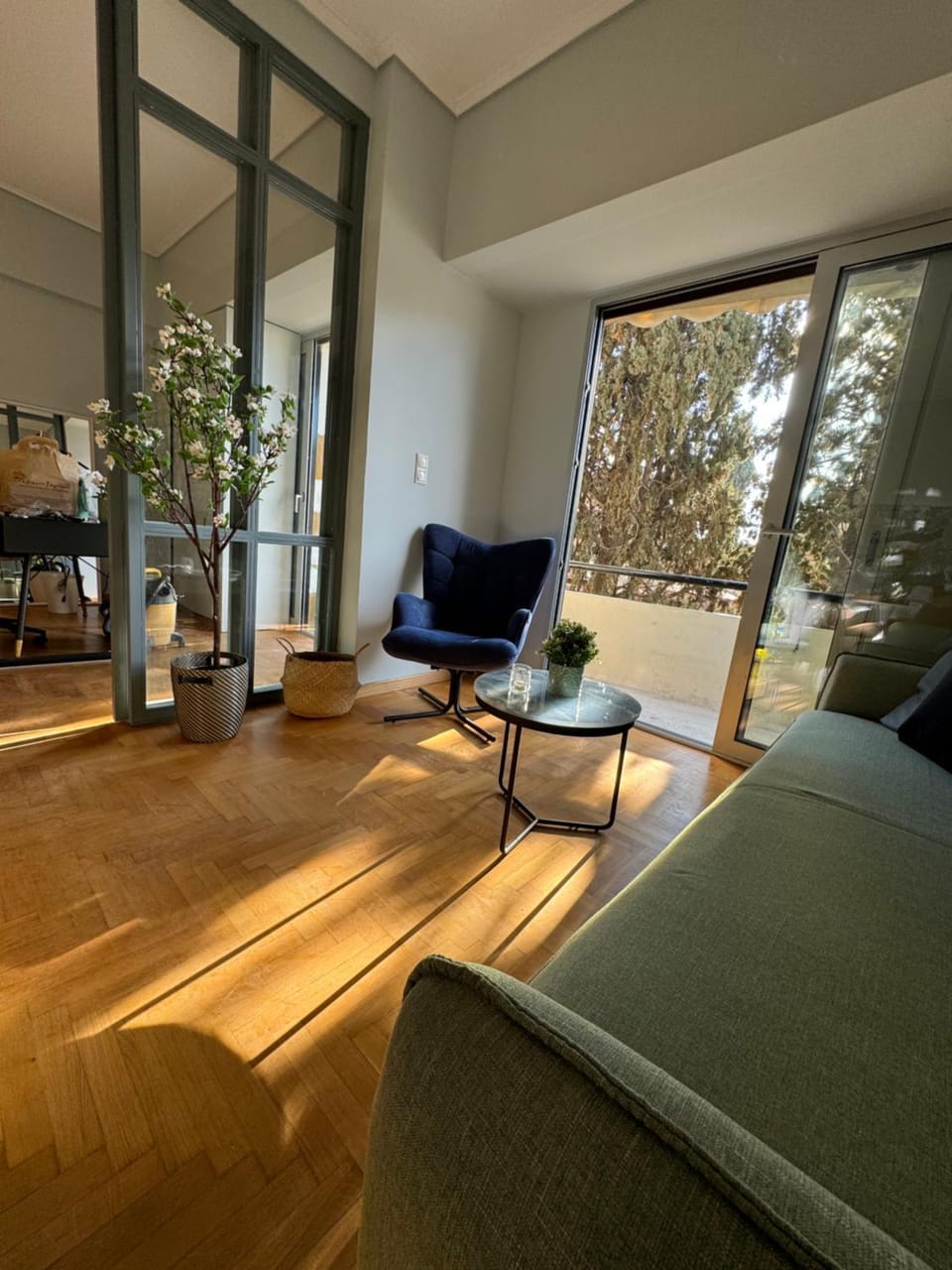 Living room, Seating area