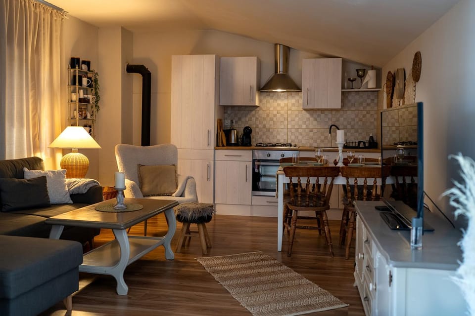 Kitchen or kitchenette, Living room, Dining area