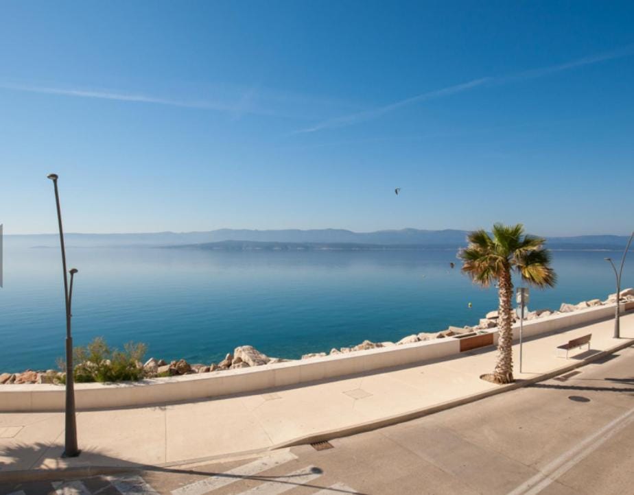Apartment Riva Mare with Sea View in the center Apartment in Bol