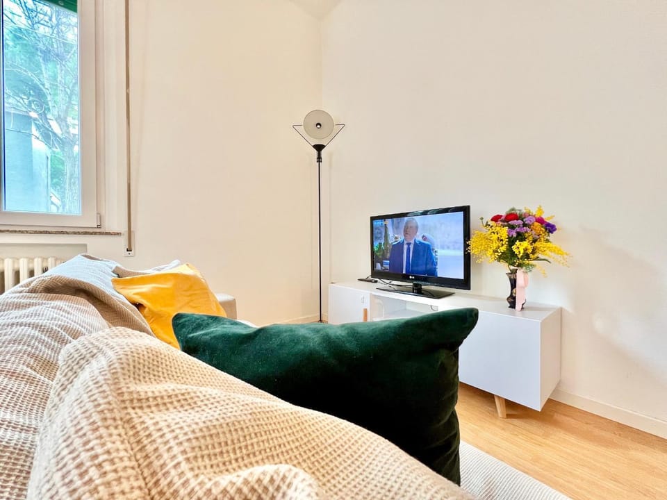 TV and multimedia, Seating area