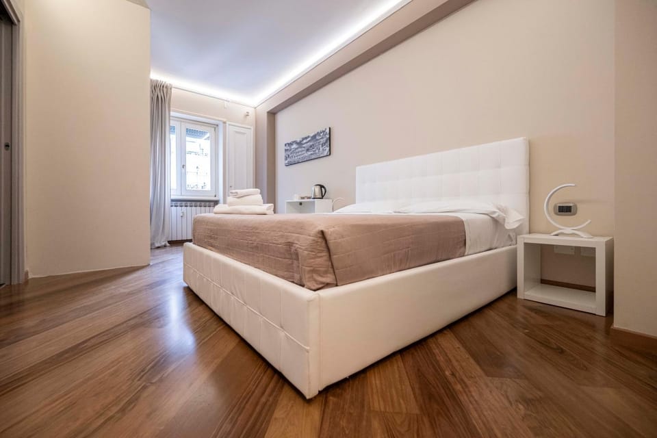 Bed, Photo of the whole room