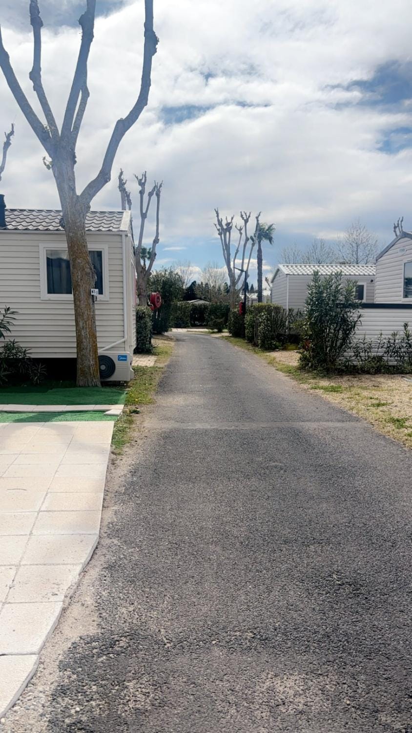 Mobilhome élégance Campground/ 
RV Resort in Occitanie