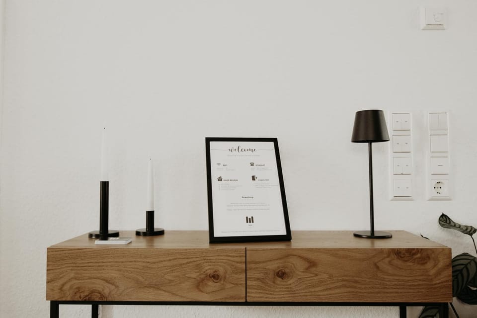 Text overlay, hair dresser