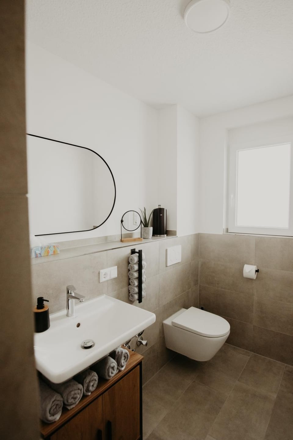 Shower, Toilet, Bathroom, bidet, towels