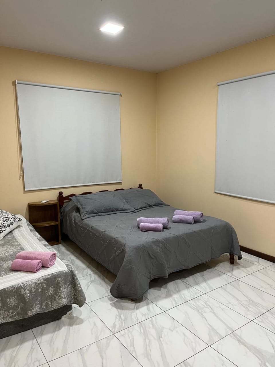 Bed, Bedroom, towels