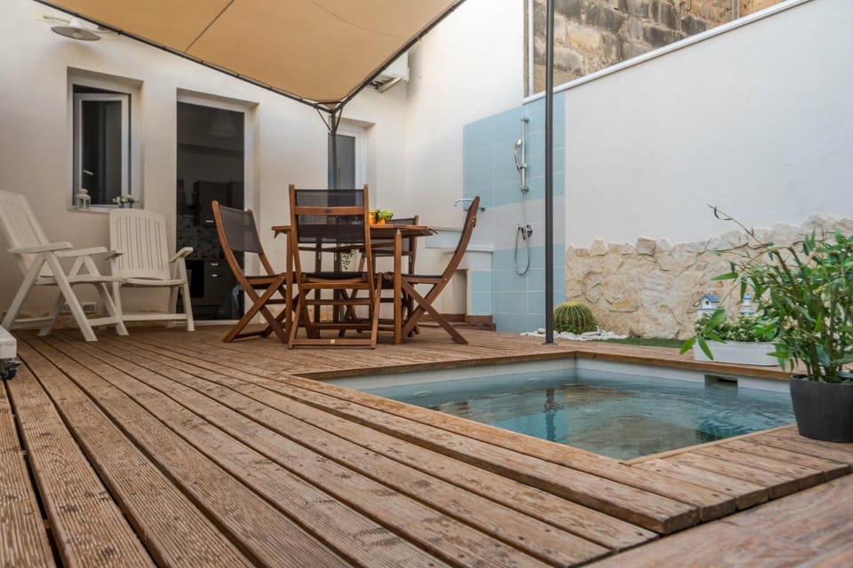 Patio, Day, Hot Tub, View (from property/room), Balcony/Terrace, Dining area, Pool view, Swimming pool, sunbed