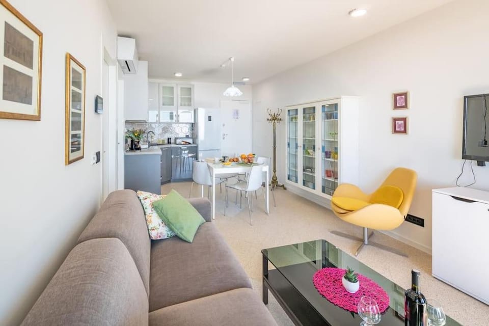 A3 Montovjerna - Panoramic Terrace Getaway Apartment in Dubrovnik