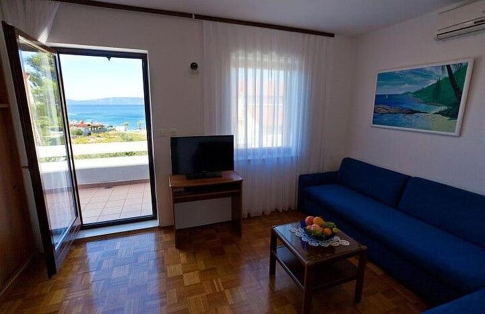 TV and multimedia, Living room, Sea view