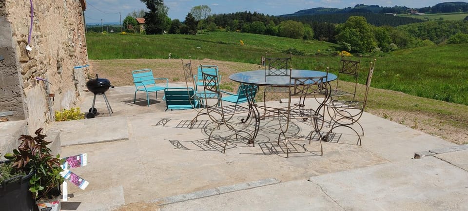 Patio, Dining area, Garden view