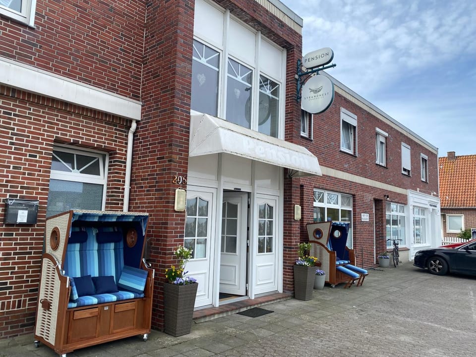 STRANDNEST NORDDEICH Bed and Breakfast in Norden