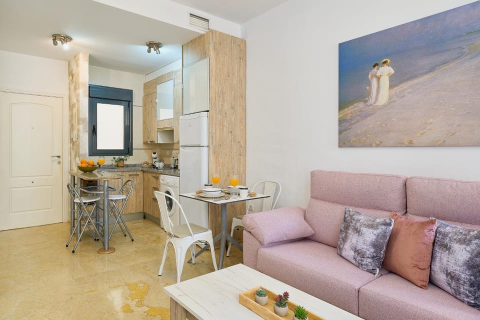 Kitchen or kitchenette, Living room