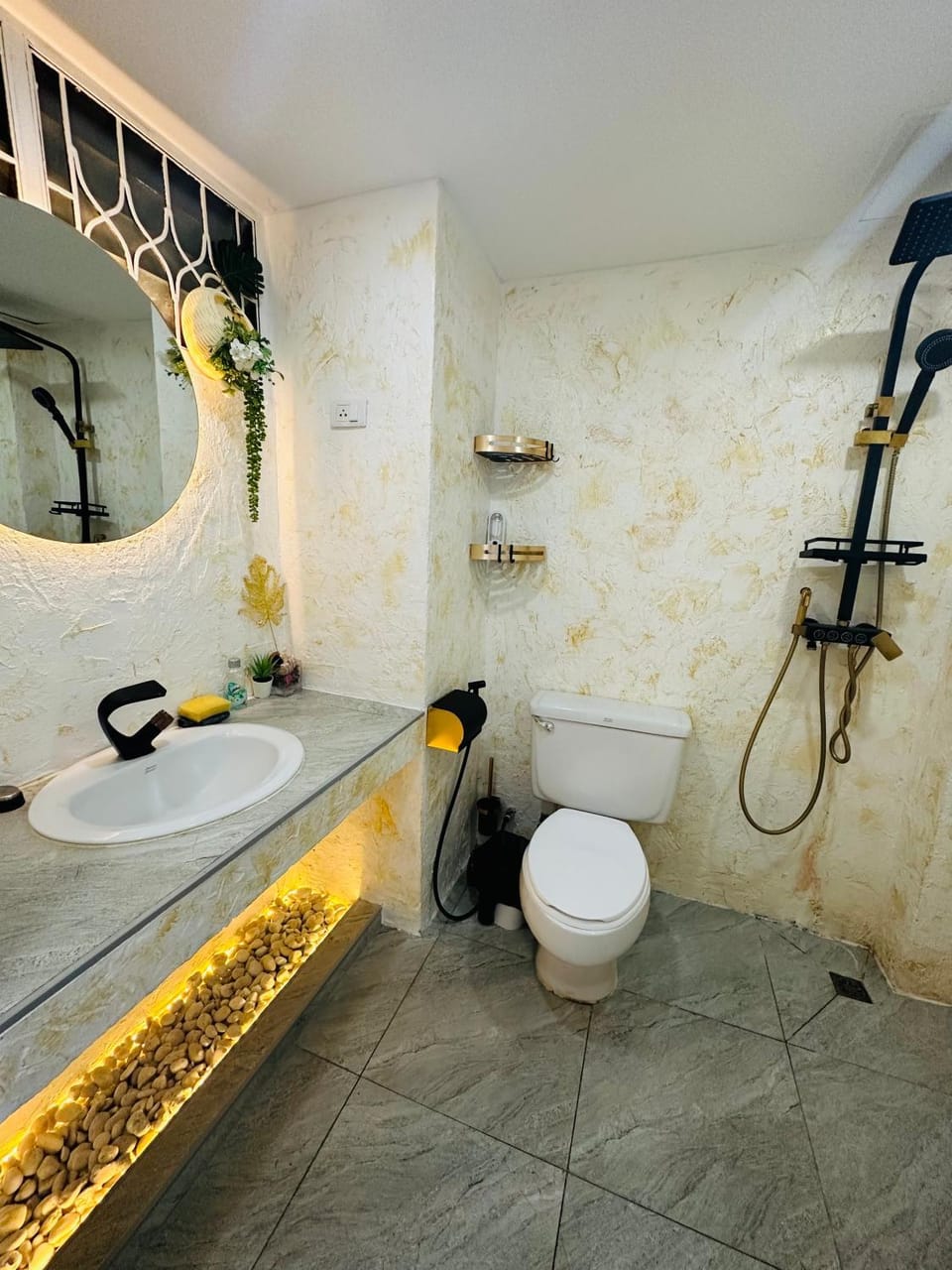 The most prosperous seaside seaview apartment in Jomtien(Tub, high speed Wi-Fi, Projector) Apartment in Pattaya City