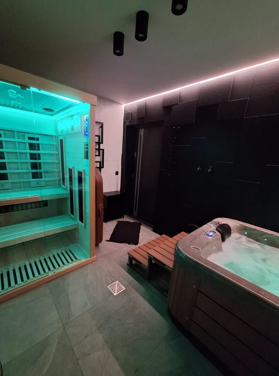Siedlisko DoReMiDo-mki "bez barier" SPA Chalet in Lesser Poland Voivodeship