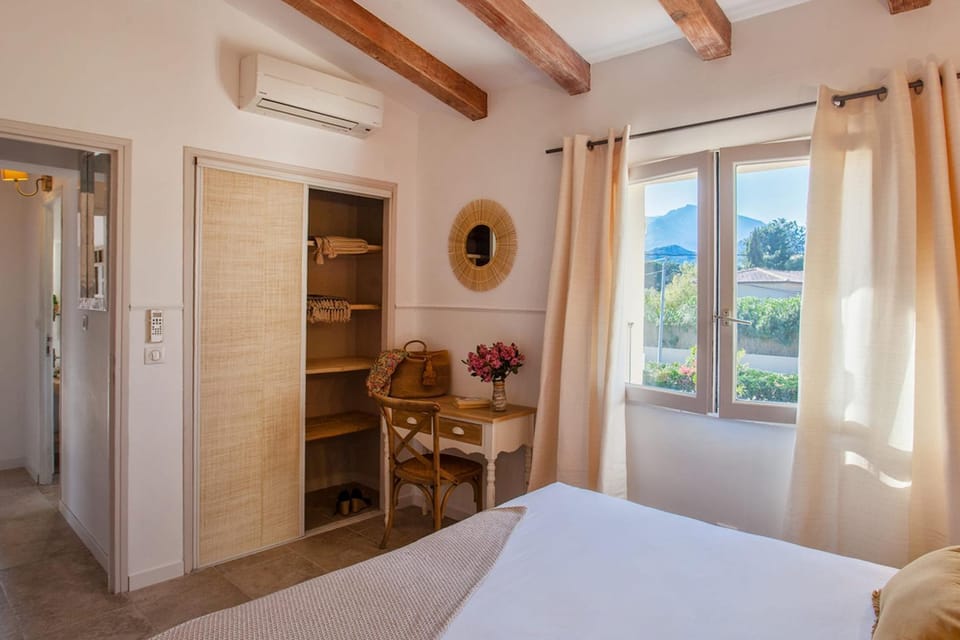 Beautiful Apartment "Hortensia" with large terrace for 4 to 6 people House in Calvi