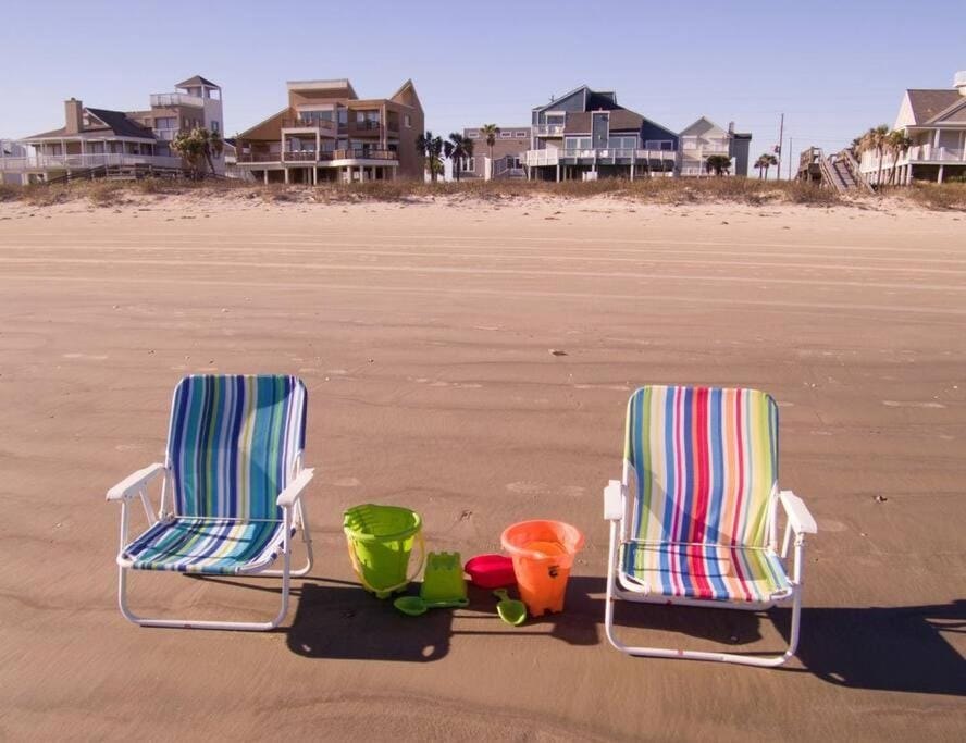 Lei by the Sea with elevator House in Hitchcock