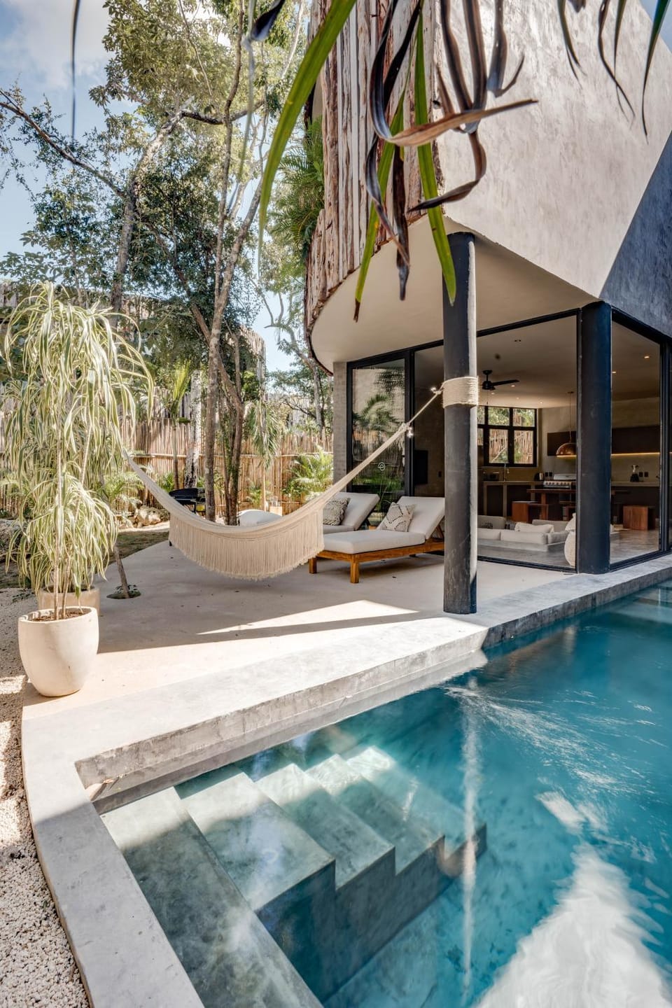 Property building, Patio, Off site, Garden, Garden view, Pool view, Swimming pool, sunbed