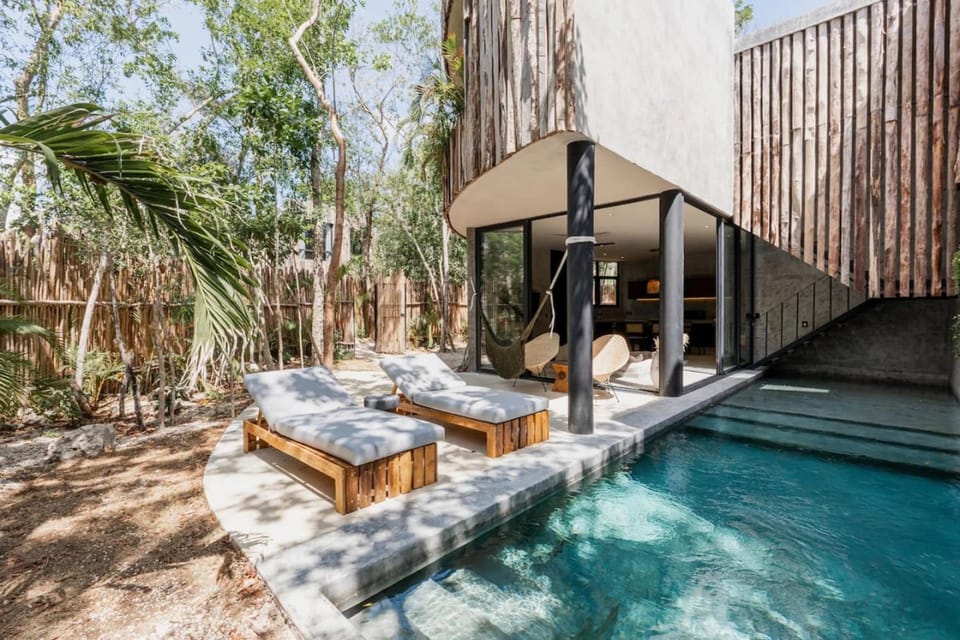 Property building, Patio, View (from property/room), Balcony/Terrace, Garden view, Pool view, Swimming pool, sunbed