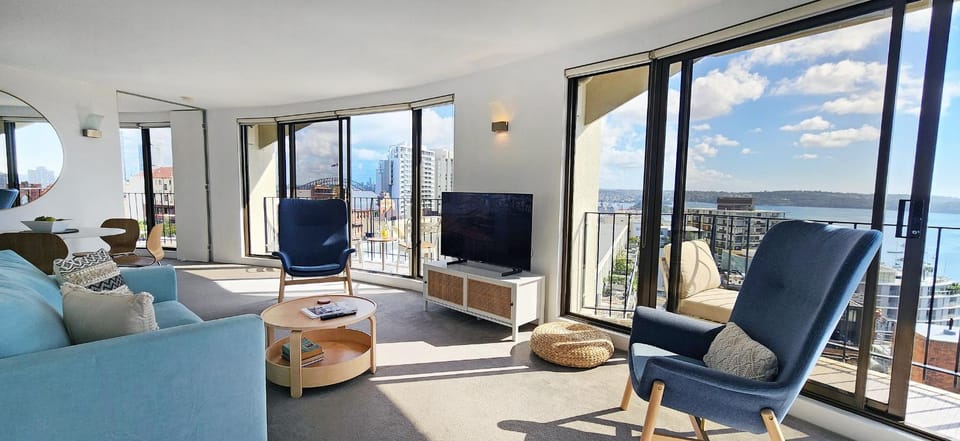 Natural landscape, TV and multimedia, View (from property/room), Balcony/Terrace, Living room, Seating area, Sea view