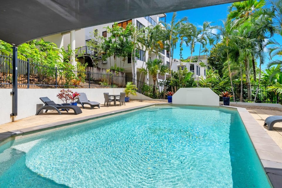 Beachfront 3-Bed with Pool & Stunning Ocean Views Apartment in Cairns