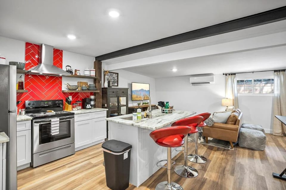 Hidden Lighthouse Bungalow Renovated 2 Beds Dogs Ok House in Saint Augustine