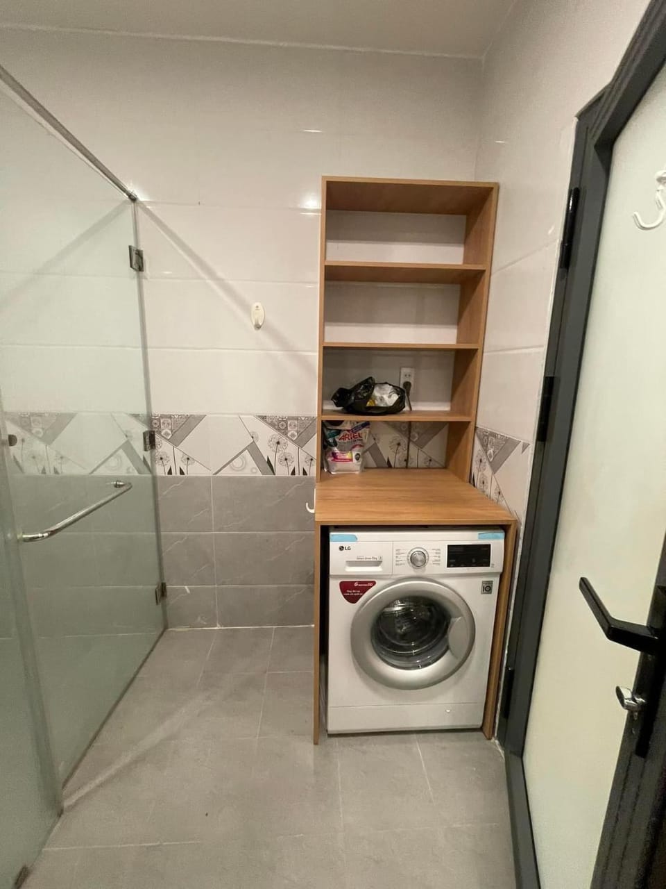 Bathroom, washing machine
